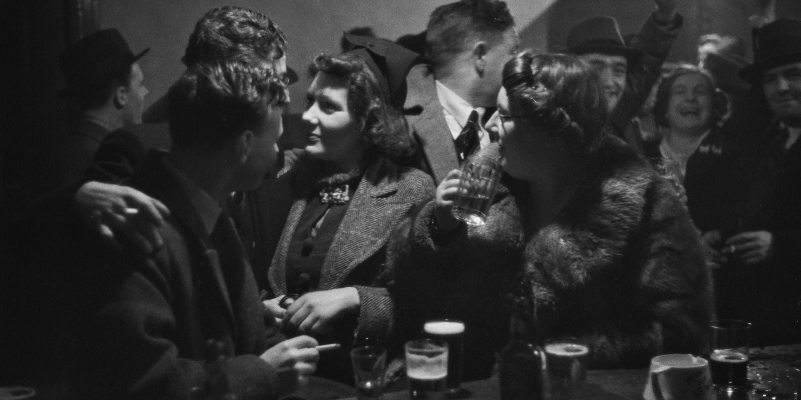 Drinkers at a pub in Cardiff, South Wales, 1939