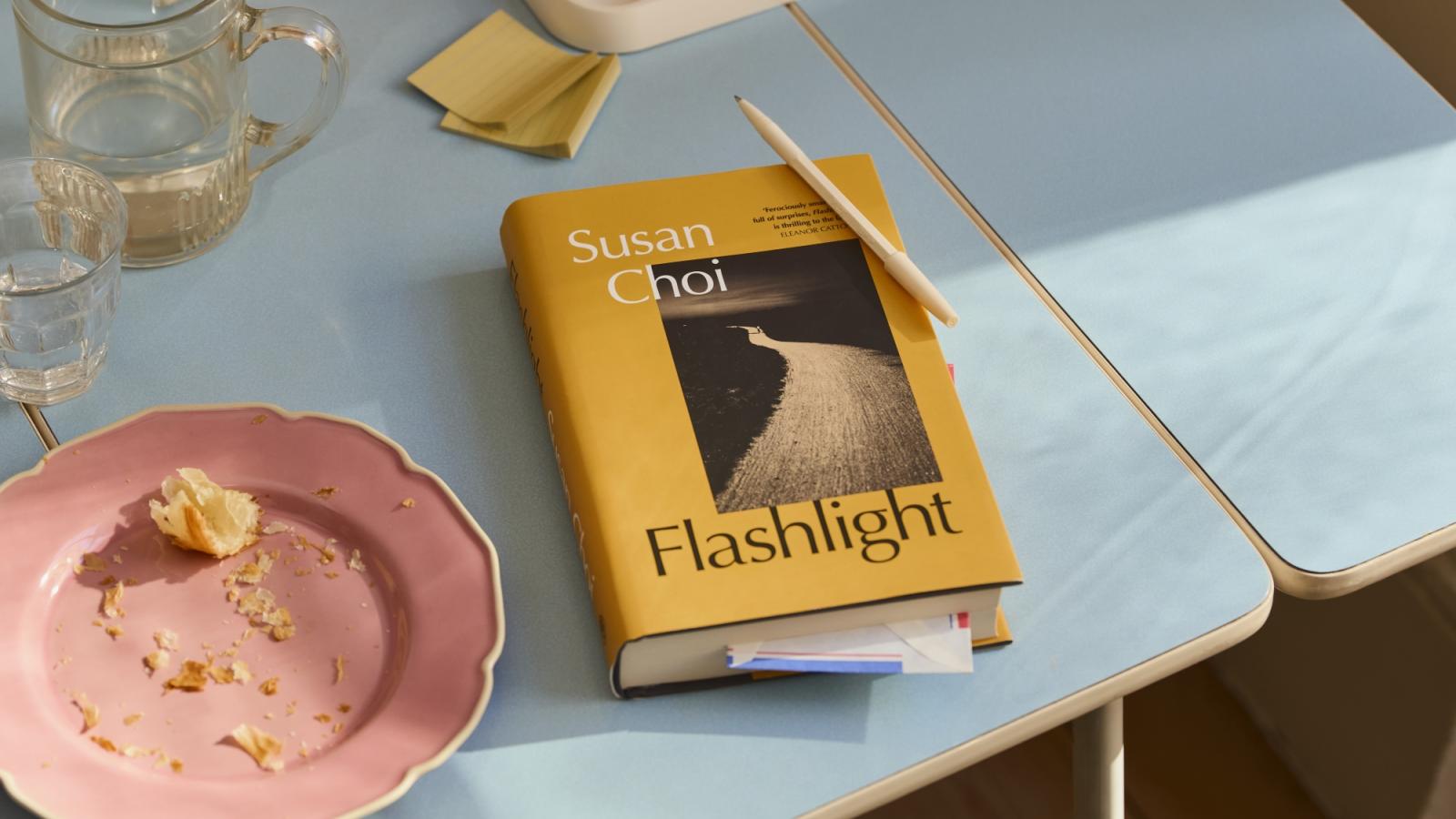 Reading guide: Flashlight by Susan Choi | The Booker Prizes