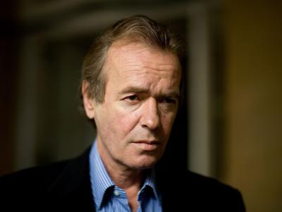 Reading guide: Time's Arrow by Martin Amis | The Booker Prizes